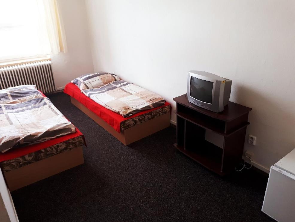 Ubytovna Pod Mostem Ostrava Luaran gambar